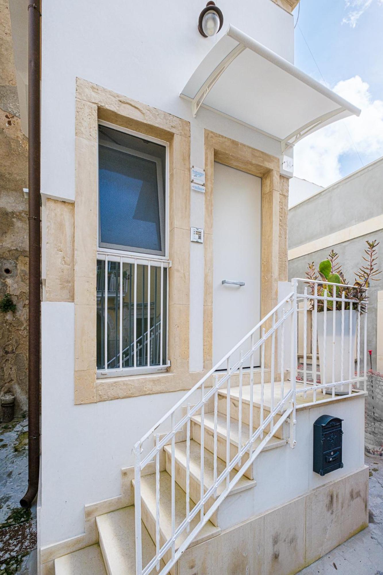 Residenza Nereo Apartment Сиракуза Екстериор снимка